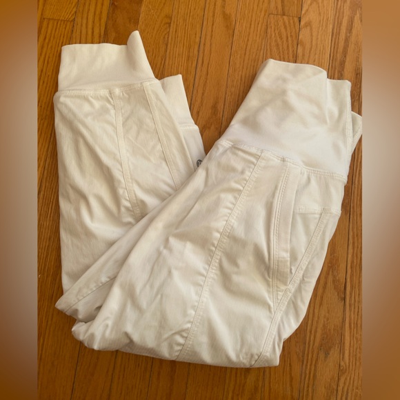 Lululemon capri pants/ leggings - Picture 2 of 4